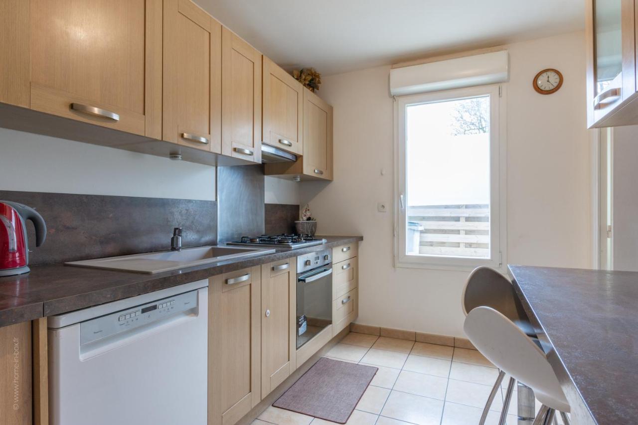 Le Duplex Chessy - 15Min From Disneyland - 2 Private Parkings - Garden - Kingsize & Queensize Bed - Supermarket Behind The House Kültér fotó