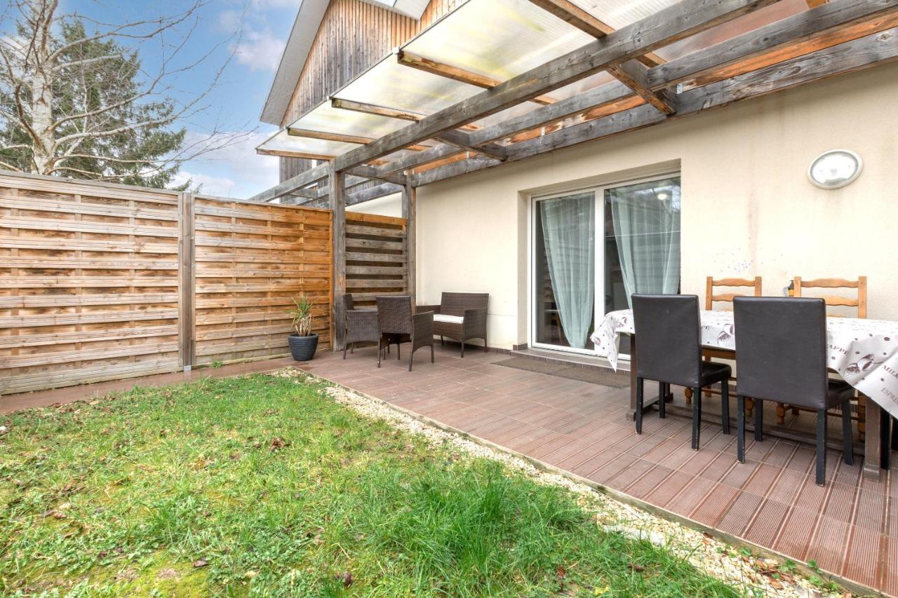 Le Duplex Chessy - 15Min From Disneyland - 2 Private Parkings - Garden - Kingsize & Queensize Bed - Supermarket Behind The House Kültér fotó